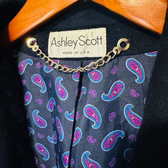 Elegant Blue Trench Coat with Notched Lapels - Picture 4 of 8